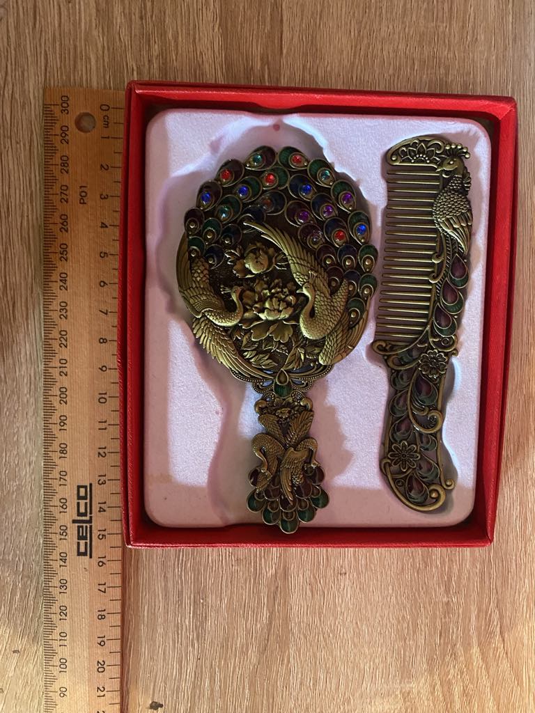 Ornate Handheld Mirror & Comb Set 14cm
