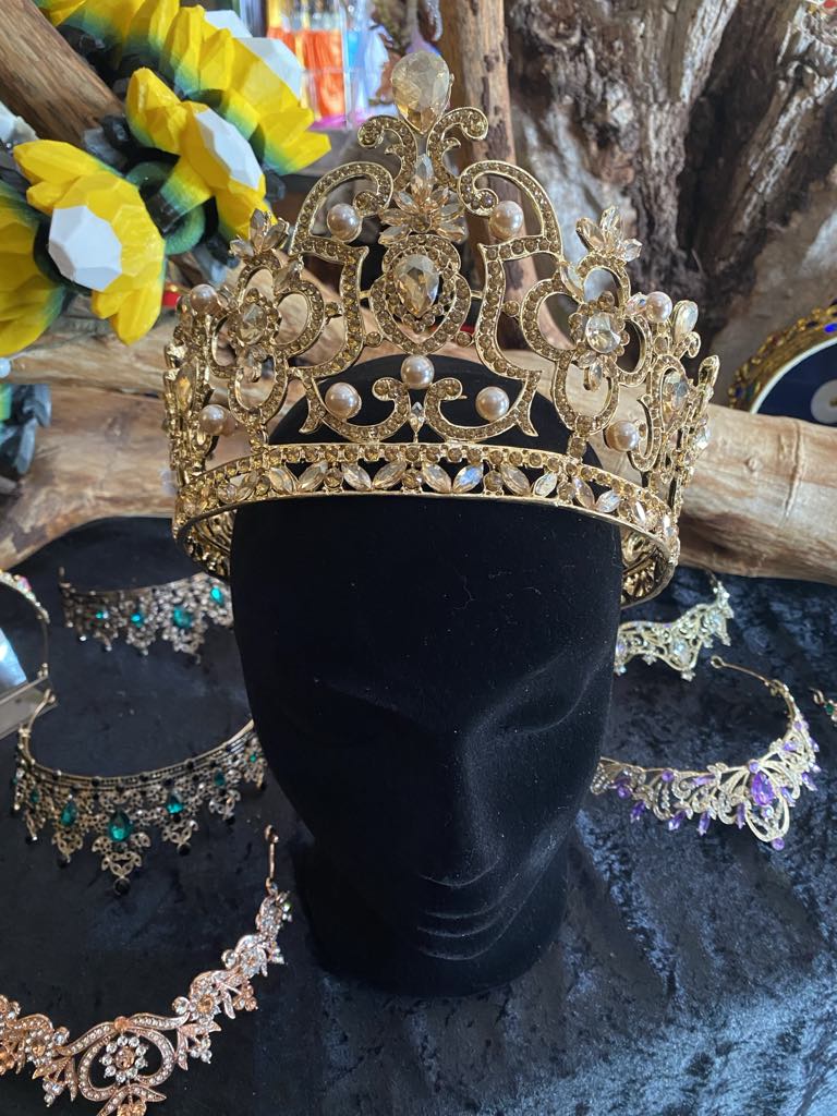 Grand Gold Crown with Faux Diamantes & Pearls