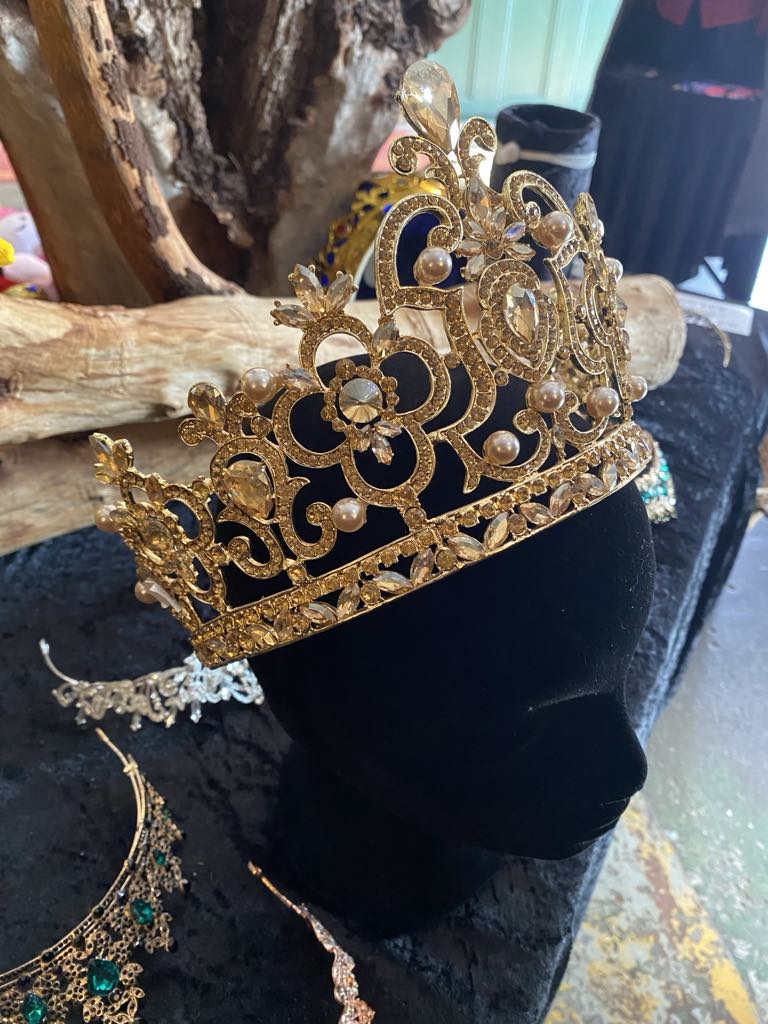 Grand Gold Crown with Faux Diamantes & Pearls