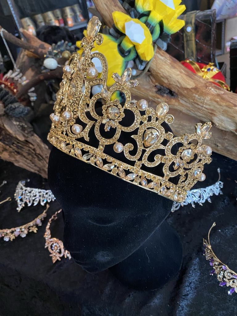 Grand Gold Crown with Faux Diamantes & Pearls