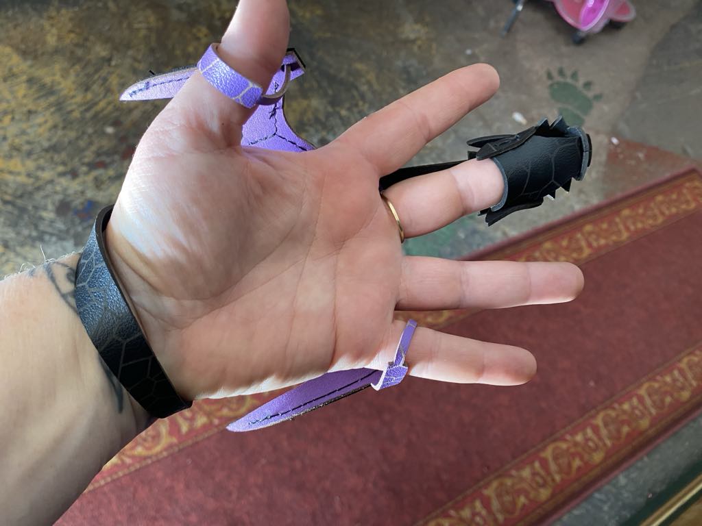 Hand Dragon