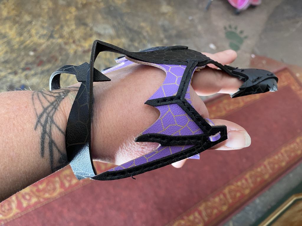Hand Dragon
