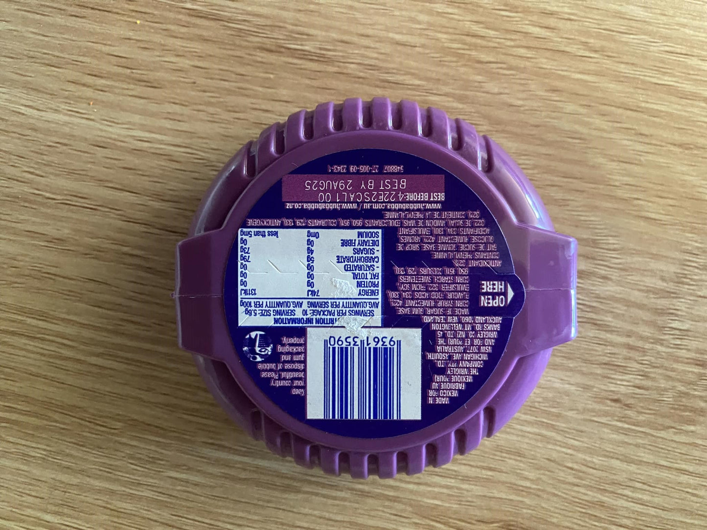 Hubba Bubba Groovy Grape Tape (bubblegum)