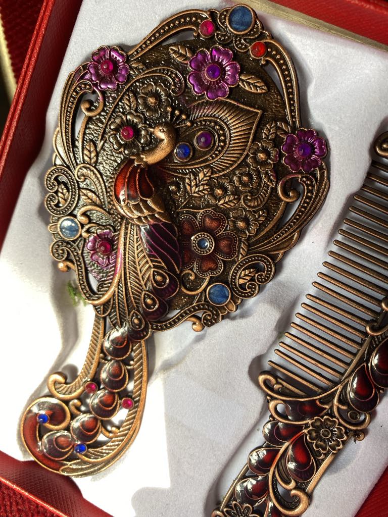 Ornate Handheld Mirror & Comb Set 14cm