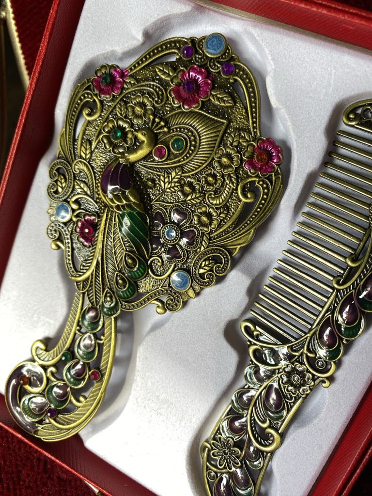 Ornate Handheld Mirror & Comb Set 14cm