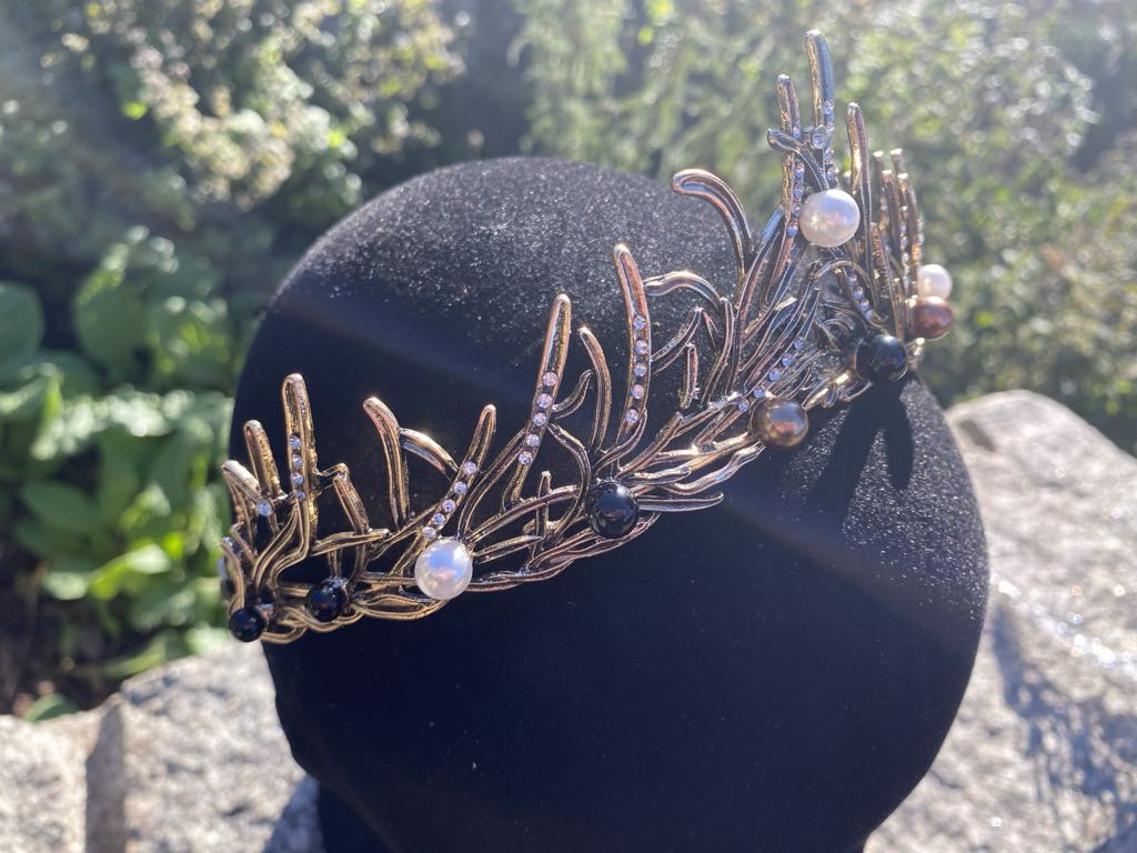 Ice Queen Crown with Faux Pearls – Medieval/Fantasy Costume Accessory in bronze